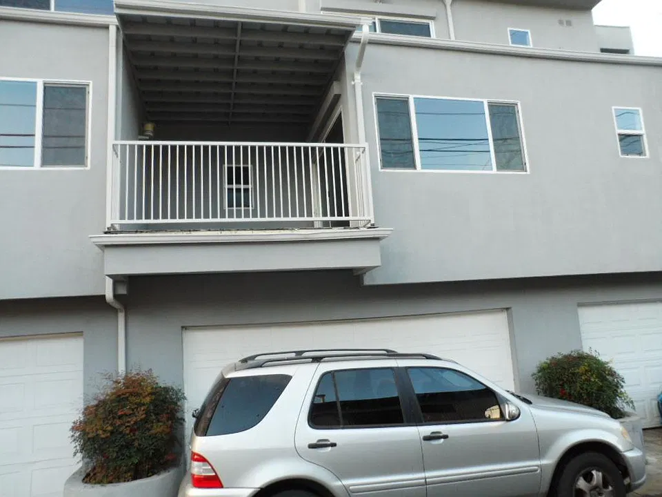 1051 N Sierra Bonita Ave #5