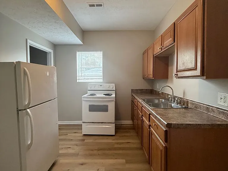 2018 Boyd Ave — Photo 11