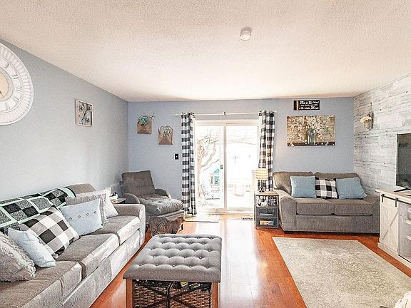 5th image of 8343 Woodward St
