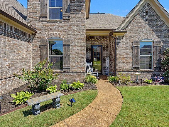 4th image of 160 Oak Hollow Dr