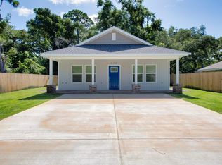 824 Hilltop Rd, Mary Esther, FL 32569