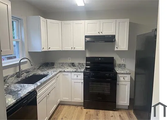 3 bed, $2,500 — Photo 2