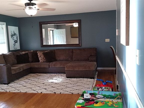 3rd image of 344 Walnut Dr