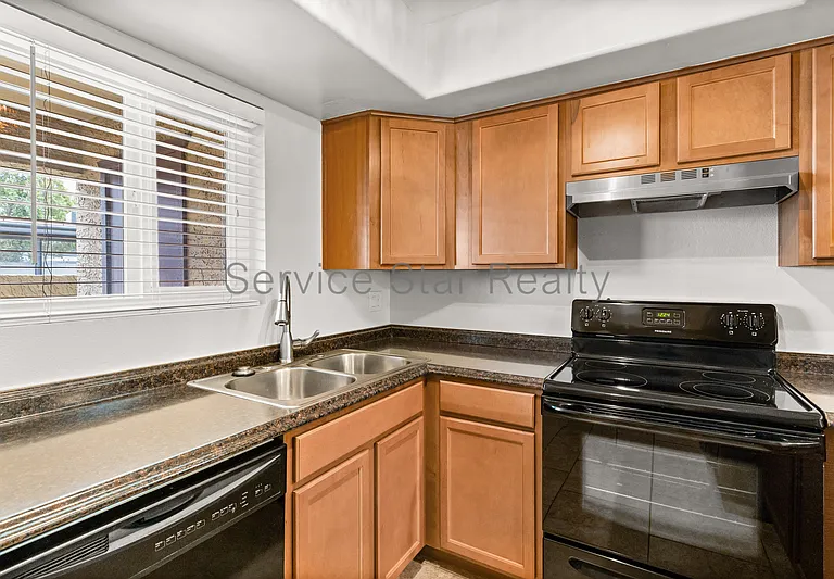 4050 E Cactus Rd #101 — Photo 6