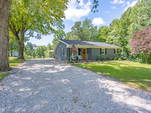 1833 Hills Rd, Newburgh, IN 47630