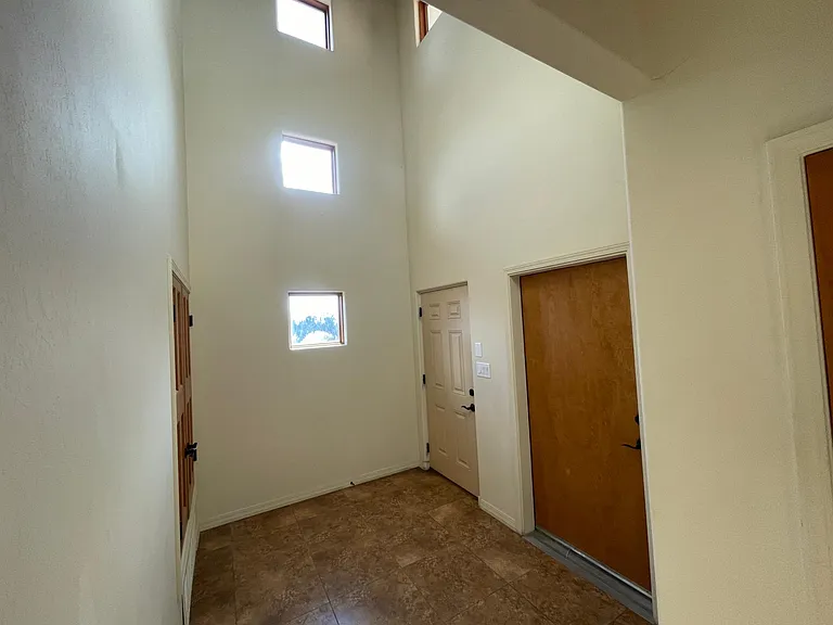 2600 W Zia Rd #V2 — Photo 16