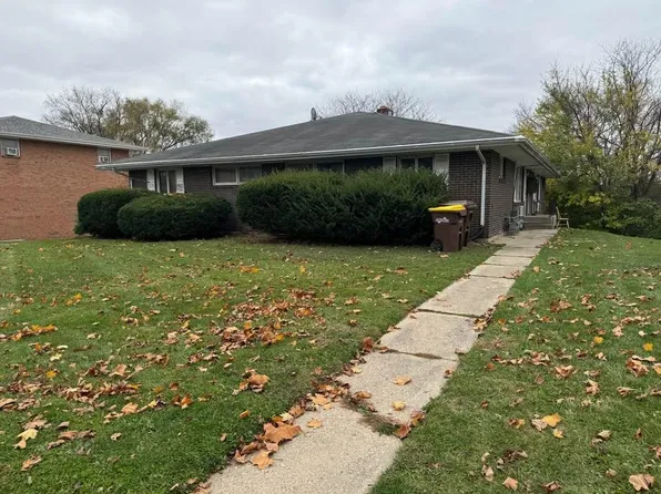 5821 Garrett Ln, Rockford, IL 61107