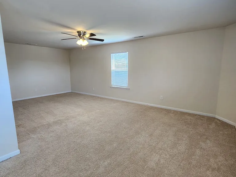 504 Twelve Oaks Ln — Photo 3