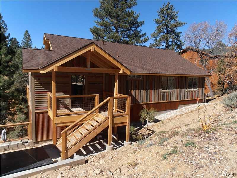 1st image of 448 Villa Grv