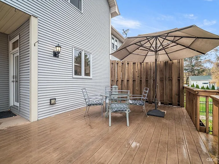 320 N Wright St — Photo 22