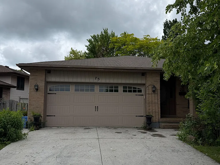 75 Golfview Cres — Photo 1
