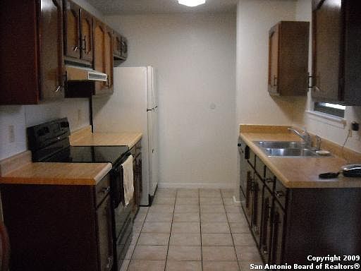 3rd image of 3403 N Meadow Dr