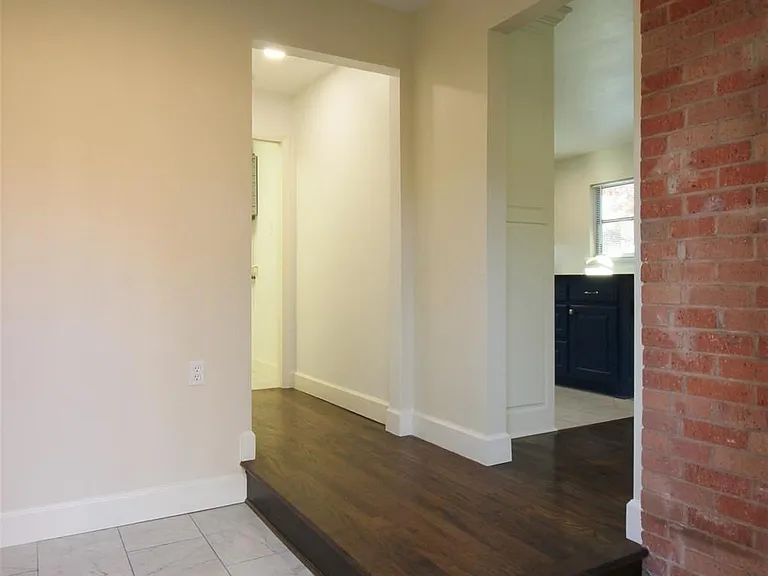 717 Greenleaf Dr — Photo 21