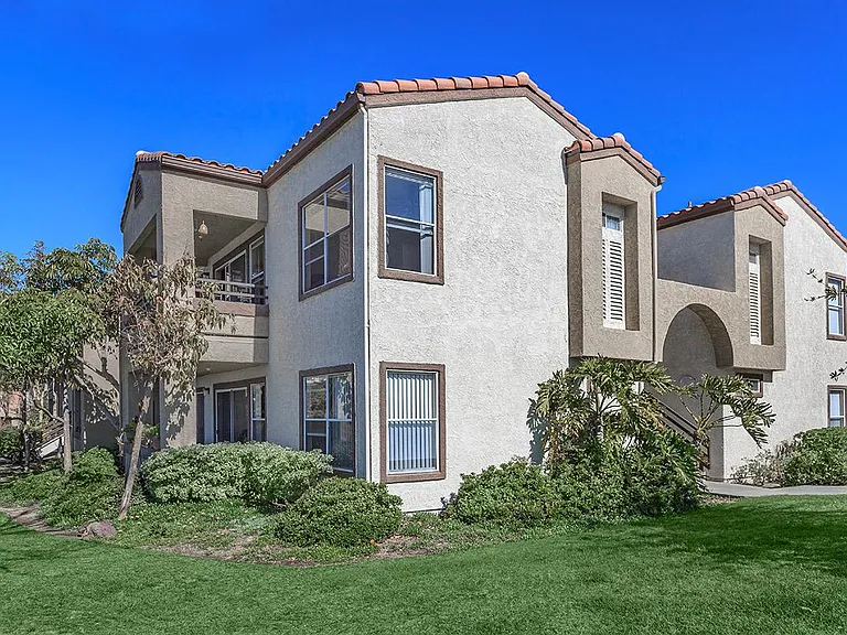 240 Avenida Vis — Photo 38