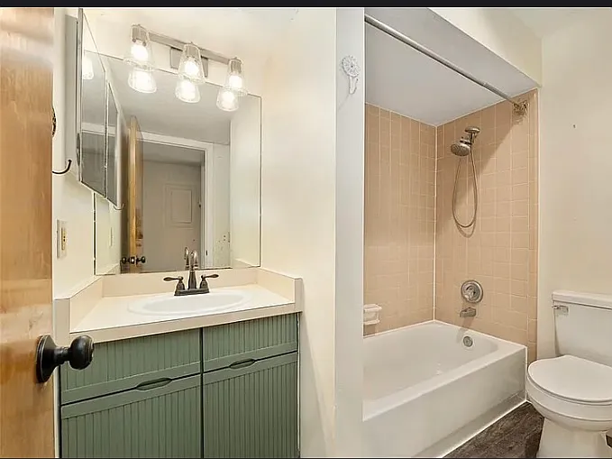 3468 NW 37th Ave — Photo 18