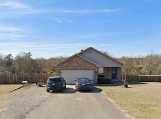 220 Crestpointe Dr, Russellville, AR 72802