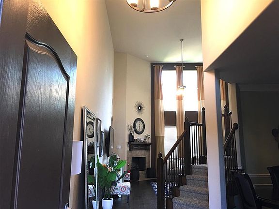 2nd image of 8401 Loma Alta Trl