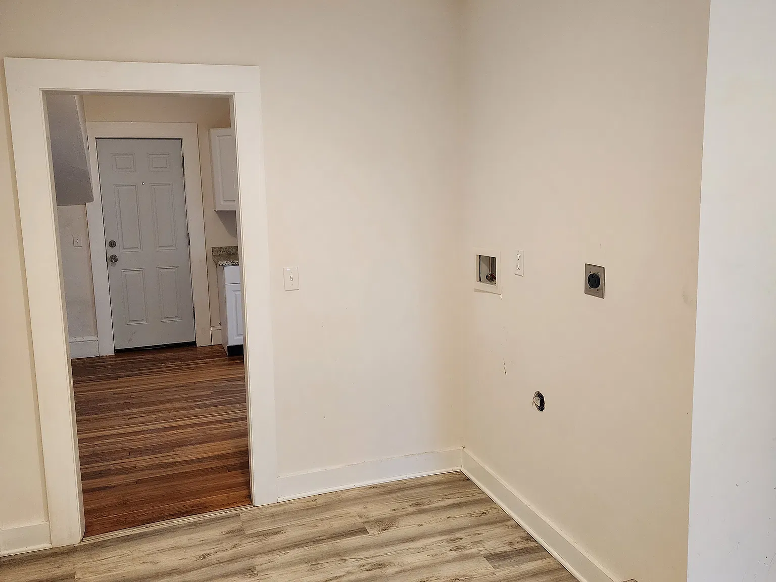 39 S Onota St — Photo 4