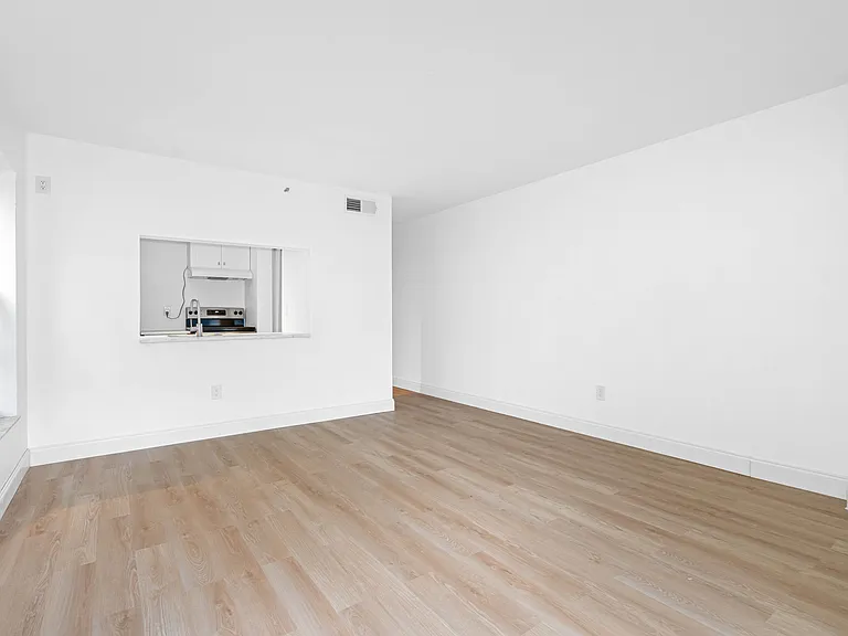 7200 E Bank Dr — Photo 5