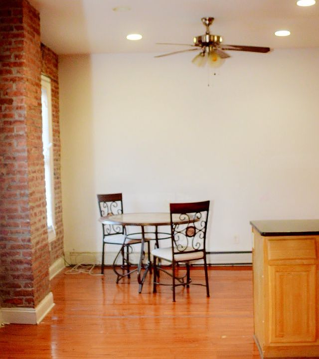 2nd image of 902 Avenue C