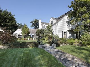 990 Forest Ave, Glencoe, IL