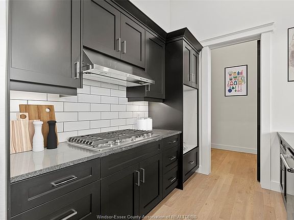 5th image of 247 Brock St #203