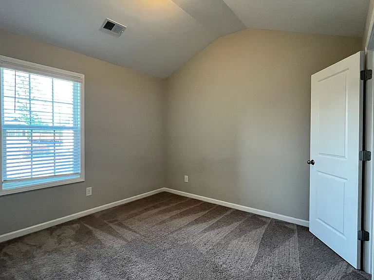 1955 Boxwood Way — Photo 24