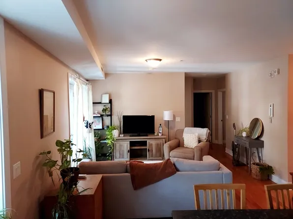 4300 Spruce St APT C205, Philadelphia, PA 19104