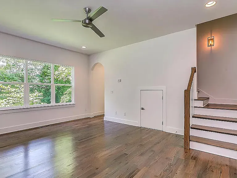 2423B Batavia St — Photo 24