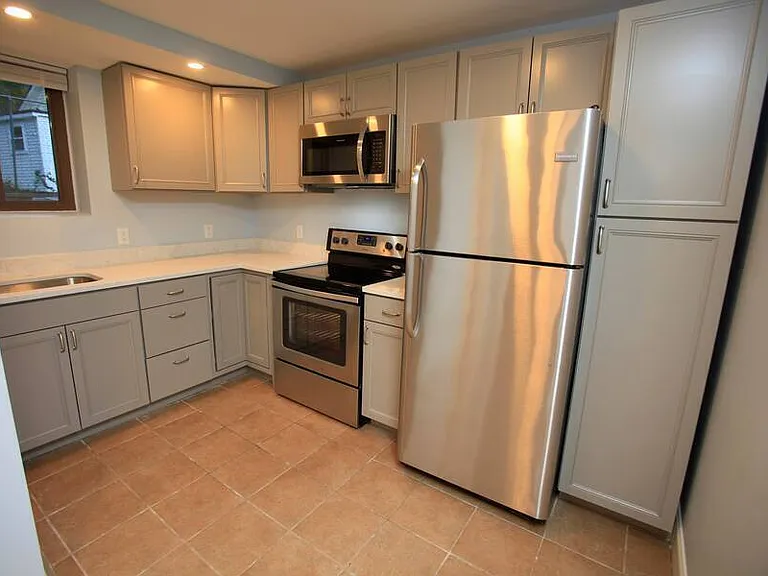413 Washtenaw Ave #8 — Photo 4