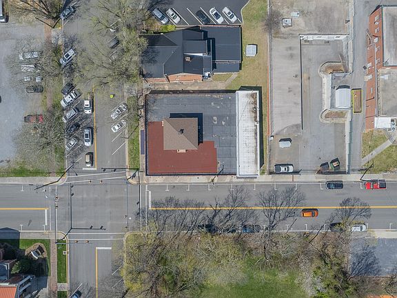 5th image of 180 Church St