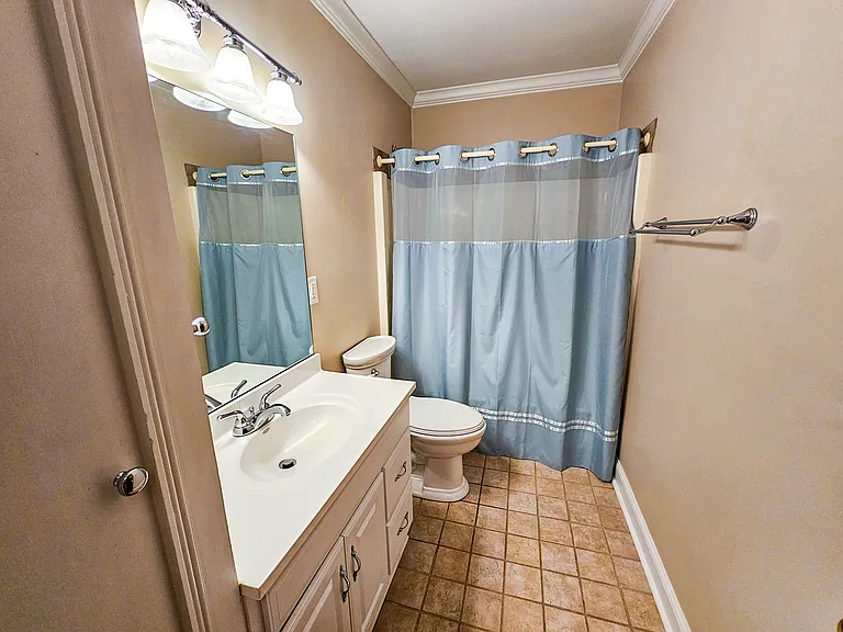 603 Huguenin Dr — Photo 2