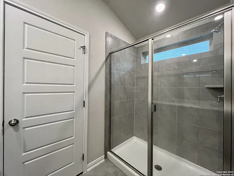 438 Shelton Pass — Photo 8