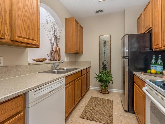 5th image of 7801 Point Meadows Dr Unit 3401