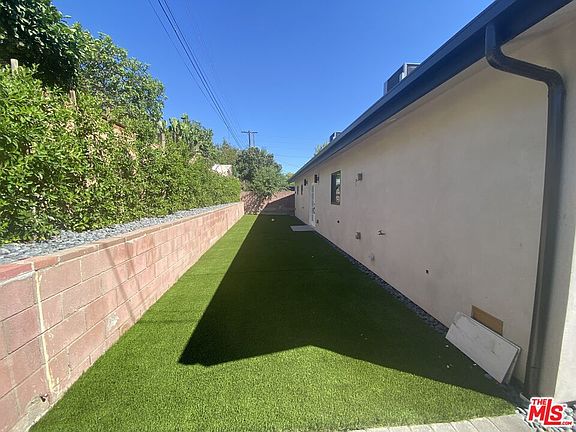 3rd image of 11162 Tamarack Ave