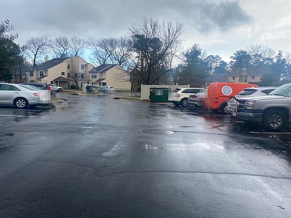 4th image of 400 Daffodil Dr