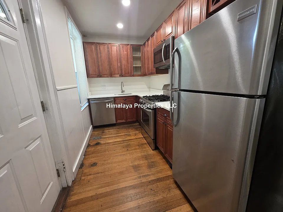 26 Mayfield St #1