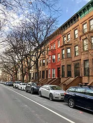 Rented by R New York