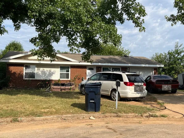 704 N Thomas Dr, Rogers, AR 72756