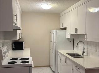 7180 Lindsay Rd #205, Richmond, BC V7C3M6