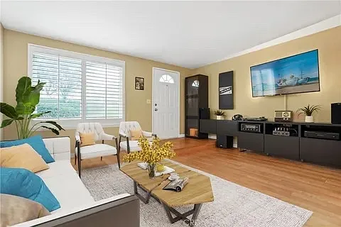 24307 La Glorita Cir — Photo 11