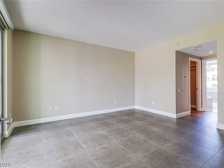 222 Karen Ave #201 — Photo 18