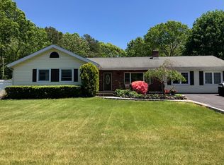 7 Justin Dr, Medford, NY 11763