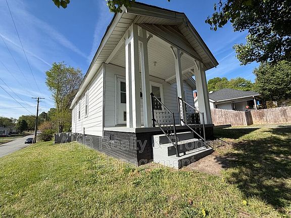 2nd image of 1104 W Webb Ave