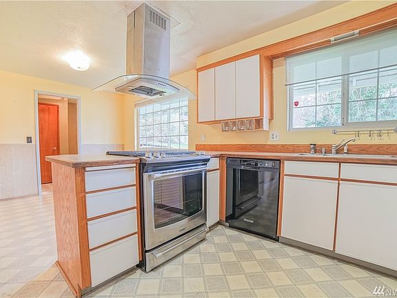4th image of 436 Thunderbird Ct SE