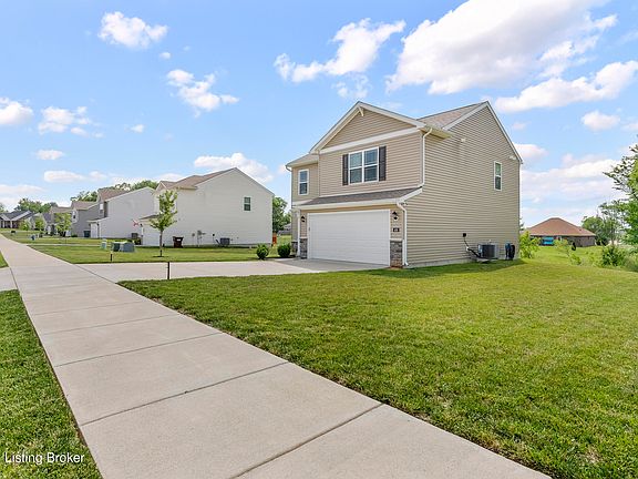 3rd image of 408 Tristan Ln