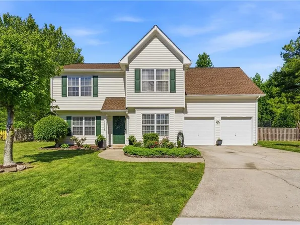 2400 Annie Cir, Chesapeake, VA 23323