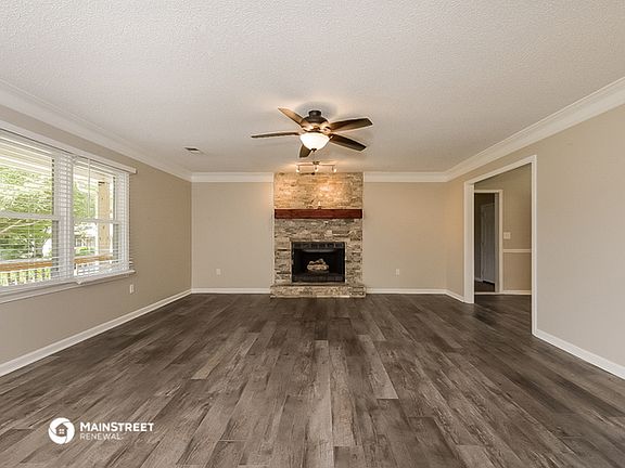 4th image of 60 Oak Hill Ct