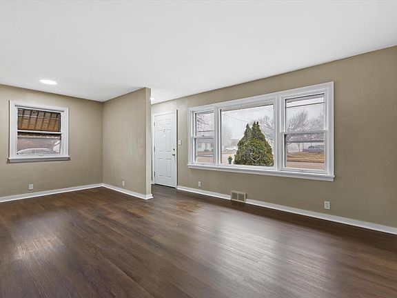 2nd image of 1900 Arlington AVENUE