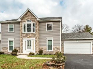 625 Zaininger Ave, Naperville, IL 60563